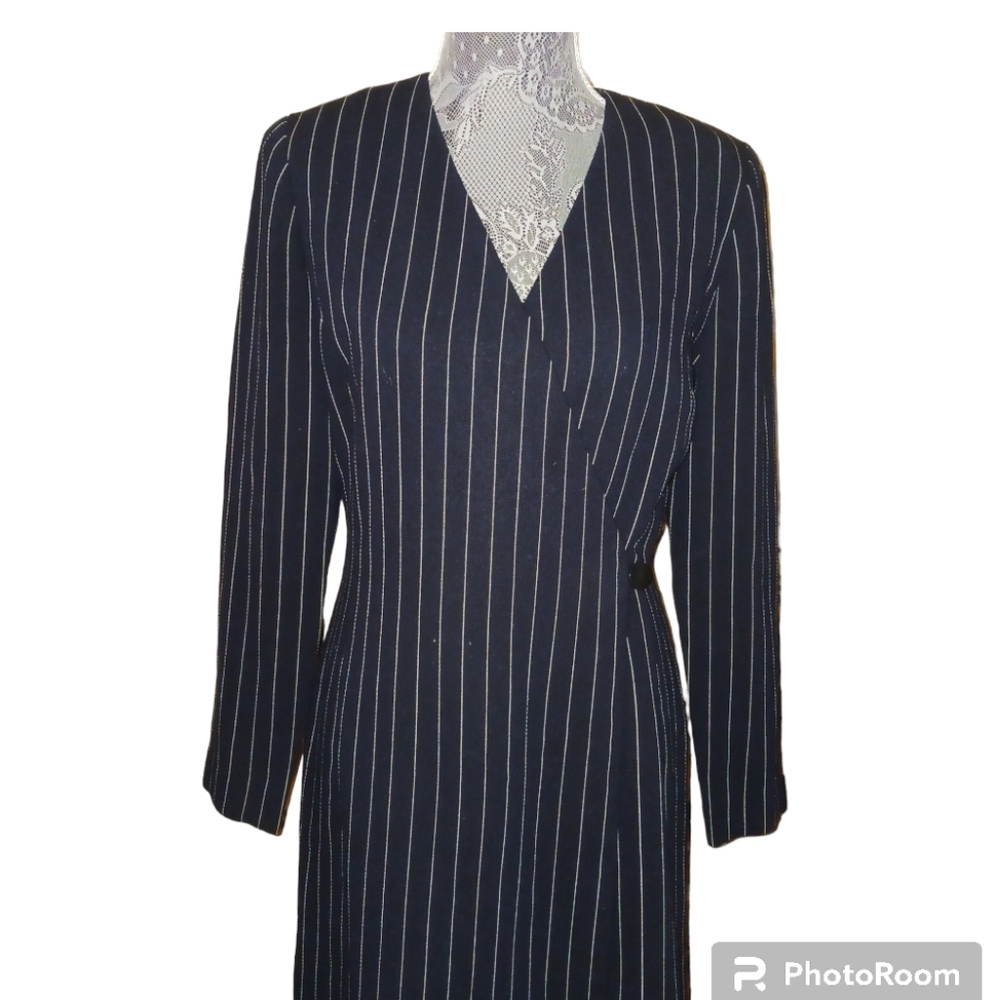 Ann Taylor Pinstripe Coat Dress in Dark Navy Size 6 - Picture 3 of 7